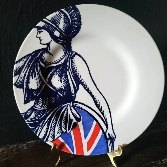 Royal Stafford Britannia 8.5 inch Salad Plate by Royal Stafford Union Jack - Picture 1 of 3